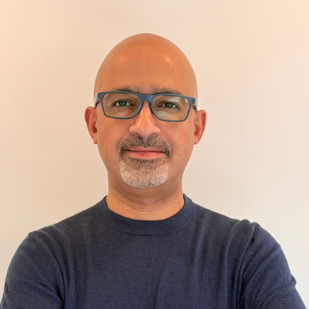 Website-Author-box-photo